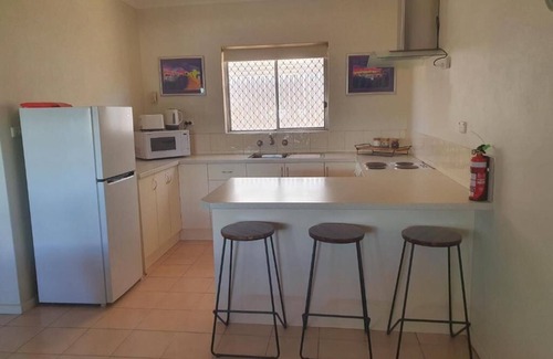Broken Hill Apartment | Fully furnished home stay on main street and 5 minutes from the local Airport.