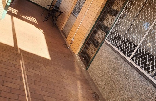 Broken Hill Apartment | Fully furnished home stay on main street and 5 minutes from the local Airport.