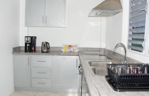 Savannes Apartment | Fully furnished/modern apartments with ocean view, 5 mins from the beach
