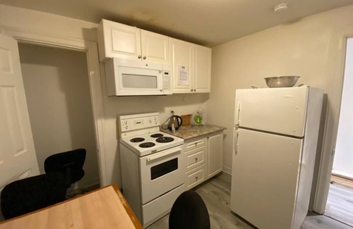 Cabbagetown South House | Fully furnished rooms near Eaton Centre, ten minutes walk from Dundas Station