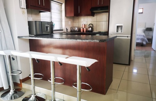 Milnerton Cottage | Fully Furnished, Self catering, Recently Renovated, Modern Cottage, Sleeps 4
