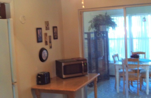 Jasmine Lakes House | Fully Furnished Warm Florida Retreat Quiet Home away from Home