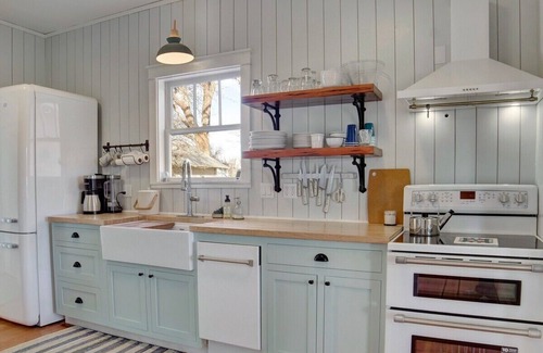 Montrose House | Fully Renovated Historic 1920's Bungalow on 1-acre/Pet Friendly!