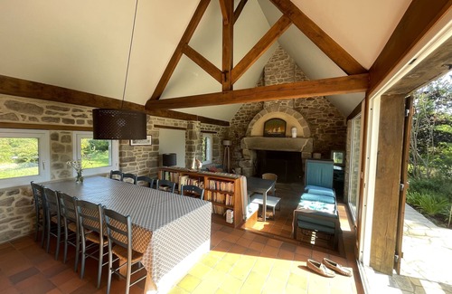 Penvins House | Fully renovated house 540 metres from the beach
