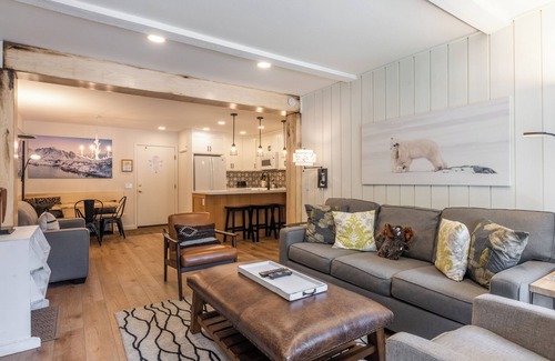 Mammoth Lakes Condo | Fully Renovated! St Anton #17 Ski in Ski Out 1 Bedroom 1 Bathroom Condo! Sleeps up to 4!