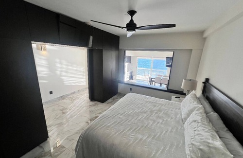 Flamingos Resort | Fully renovated top floor oceanfront condo.