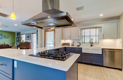 Dunedin House | FULLY RENOVATED WATERFRONT POOL HOME IN DUNEDIN