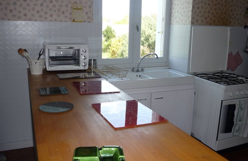 Carnac Apartment | Fully self-catered apartment in the first floor of a detached house