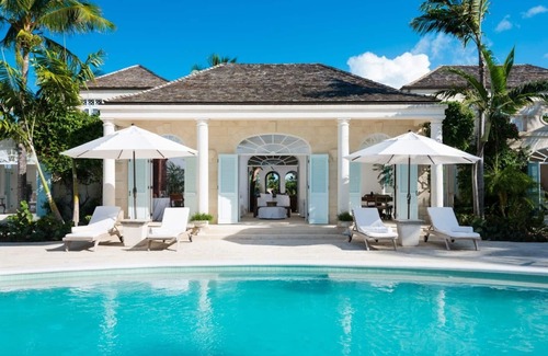 Leeward Settlement Villa | Fully Staffed 7 Bedroom Beach Front Villa in Turks and Caicos