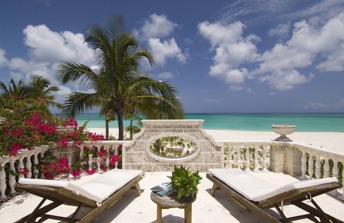 Leeward Settlement Villa | Fully Staffed 7 Bedroom Beach Front Villa in Turks and Caicos