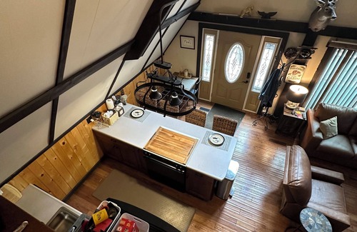 Rapid City Cabin | Fun 3-bedroom cabin Close to Keystone, Hill City, Rushmore, Pactola & ATV Trails