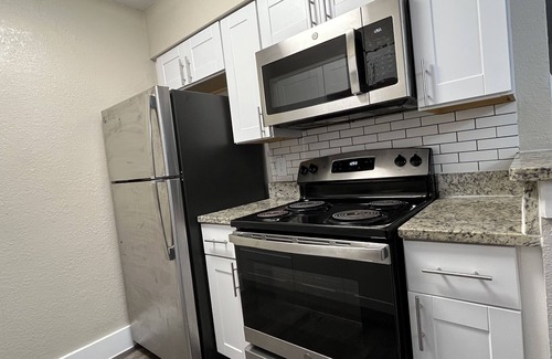South Arlington Apartment | Fun for everyone that's walking distance to AT&T Stadium and Globe Life Field.