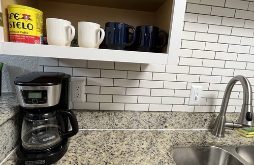 South Arlington Apartment | Fun for everyone that's walking distance to AT&T Stadium and Globe Life Field.