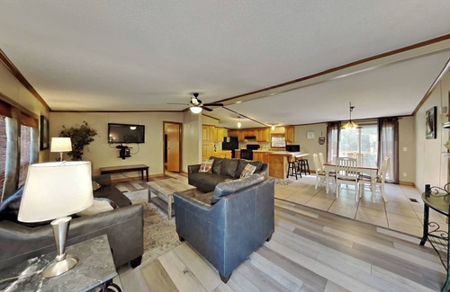 Put-in-Bay House | Fun Group Villa w/3 Bedrooms & 2 Baths in the Island Club - Sleeps 10 - IC74