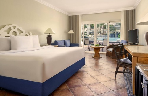 Sharm El Sheikh Resort | Fun in Beachfront Paradise l Multiple Pools, Spa and Private Beach Access