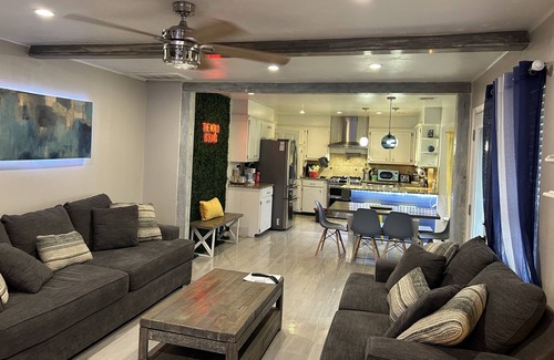 Moore House | Fun smart home with smart ambience lighting