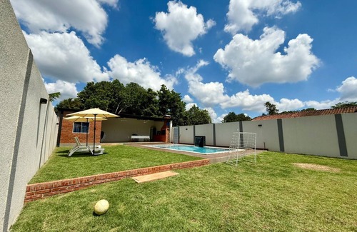 Central Department Villa | Fun Villa with a Swimming Pool!n10 minutes away from Las Palmeras Water Park