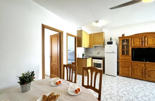L'Escala Apartment | Functional apartment 5 minutes walk from Riells beach