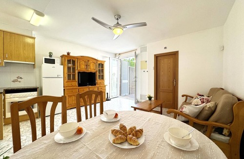 L'Escala Apartment | Functional apartment 5 minutes walk from Riells beach