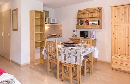 Les Bruyeres Apartment | Functional Studio · Slope-Side Access · Balcony with Mountain Views