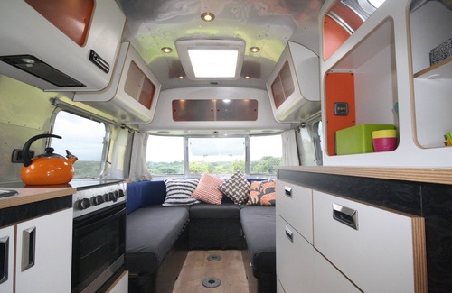 Chacewater House | Funky Airstream -Stunning Tin Mine Views-10mins Surf/Surf Beaches-Free WiFi-Dogs