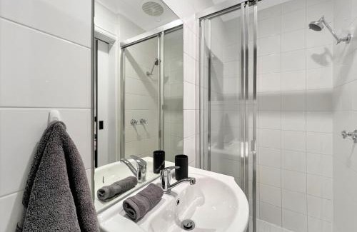 Fitzroy Apartment | Funky Fitzroy apartment so close to the action