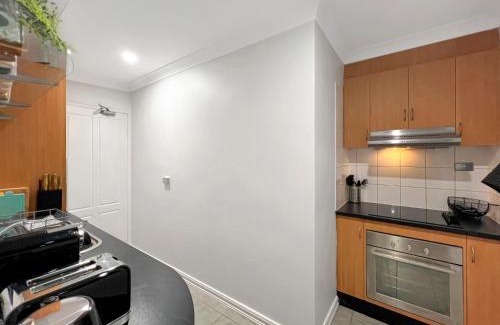 Fitzroy Apartment | Funky Fitzroy apartment so close to the action