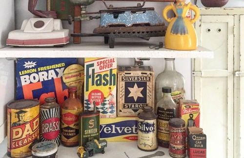 Capel Sound Cottage | Funky Retro Pad near Hot Springs