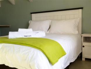 Jeffreys Bay Hotel | Funky Town