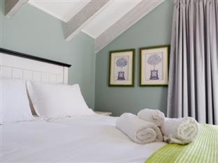 Jeffreys Bay Hotel | Funky Town