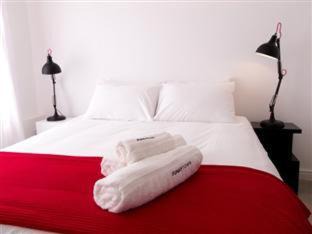 Jeffreys Bay Hotel | Funky Town