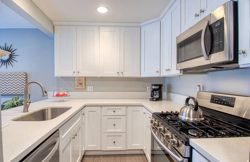 Hermosa Village Condo | Funtierland + Maleficent's Retreat + Walk to Disney + 3 Pools + Netflix