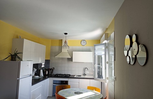 Les Moitiers-d'Allonne Apartment | Furnished apartment 50 m 2 for 4 pers. max 1500 m from the Hatainville beach.