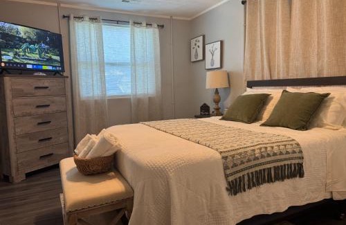Knoxville Apartment | Furnished 1 Bedroom Home Away from Home Near UT and Downtown