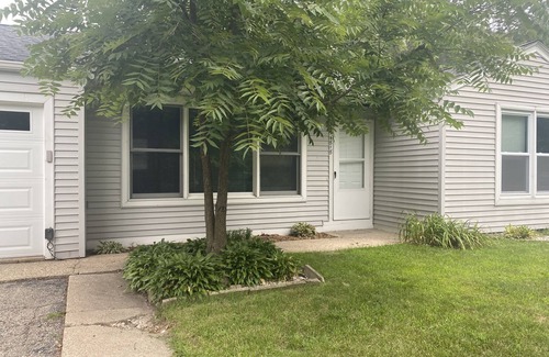 Pleasant Prairie House | Furnished 2 Bedroom Ranch in Pleasant Prairie