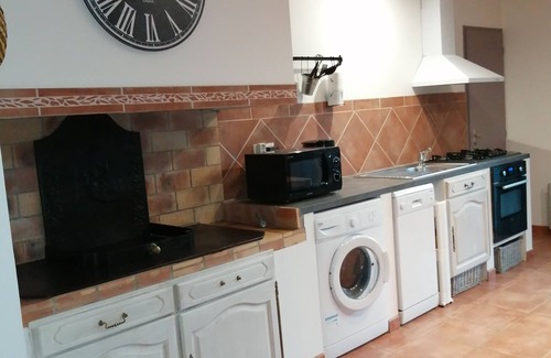 Cazouls-les-Beziers Apartment | Furnished all comfort garden near Béziers swimming pool access 4p possibility + 2p