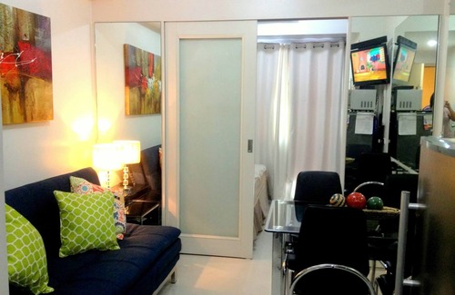 Barangay 76 Condo | Furnished Condo At Sea Residences Across Mall Of Asia With Cable & Wi-Fi