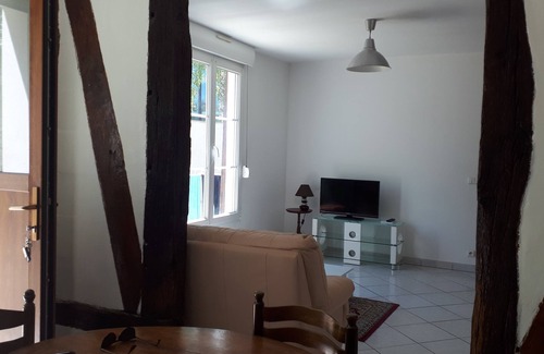 Chalons-en-Champagne Apartment | Furnished Appartment F4 in House CHALONS EN CHAMPAGNE