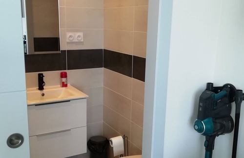 Saint-Malo-du-Bois Apartment | Furnished studio