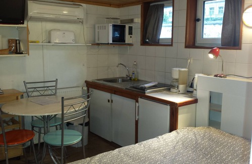 2nd Arrondissement Apartment | Furnished Studio on barge quay of the Saône, center, unusual, quiet, near train station