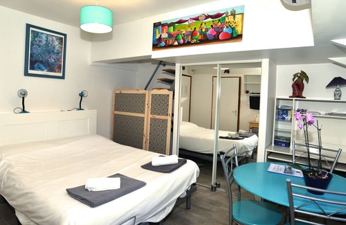 2nd Arrondissement Apartment | Furnished Studio on barge quay of the Saône, center, unusual, quiet, near train station