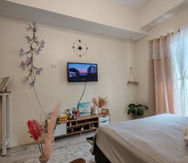 Minglanilla Apartment | Fyangz Mini Karaoke Condo Staycation