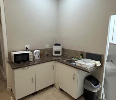 Kloof Apartment | Fyndraai one bedroom flat