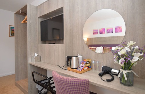 Tighnabruaich Hotel | Fyne Rooms Arran - sleeps 4 guests in 1 bedroom
