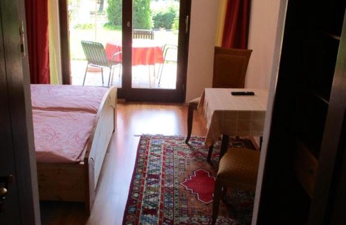 Bodensdorf Bed & Breakfast | Gästehaus Leo