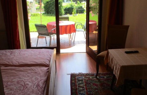 Bodensdorf Bed & Breakfast | Gästehaus Leo