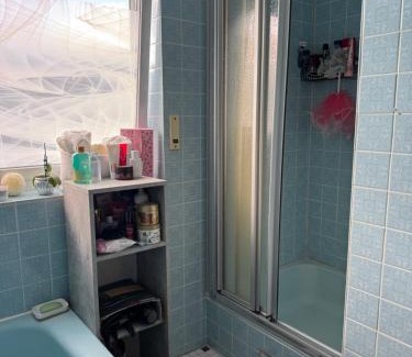 Aalen House | Gästehaus mit 5 separaten Schlafzimmern für 9 Personen, 24 h check in direkte Nähe Landesgartenschau