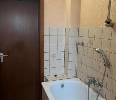 Schalke Apartment | Gästewohnung 1 OGR in der Nähe zur Veltinsarena - Gästewilli 1