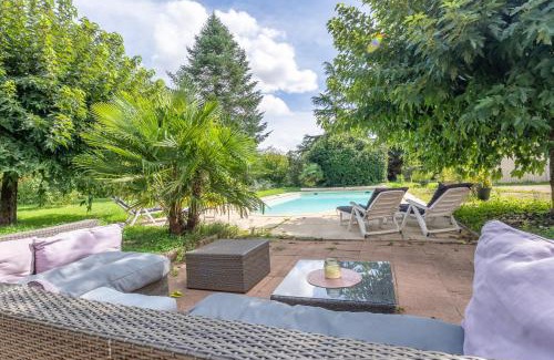 Biziat Apartment | Gîte à la campagne avec piscine