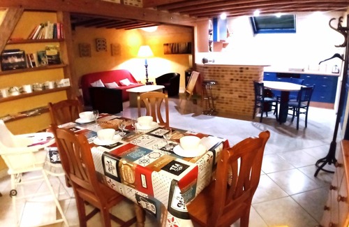 Nouan-sur-Loire Apartment | Gîte 100 m² near Chambord, 5 pers. WiFi
